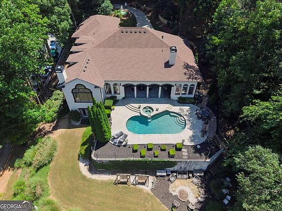 3rd image of 701 Lake Overlook Dr
