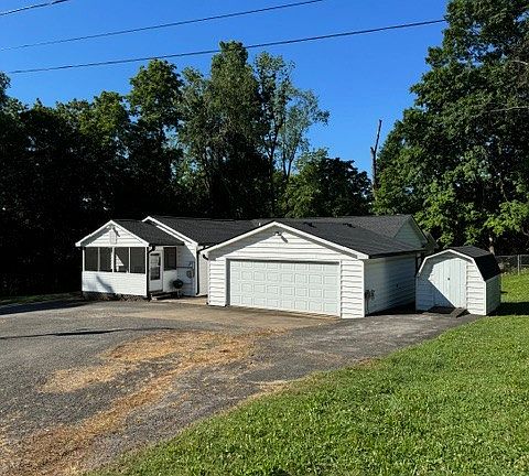 2nd image of 298 Tobacco Rd