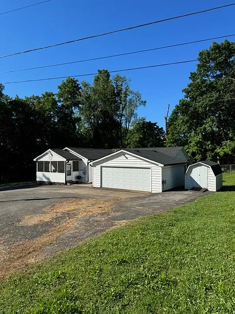 298 Tobacco Rd photo 1