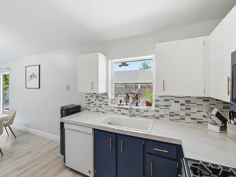 5635 Lake George Pl — Photo 14