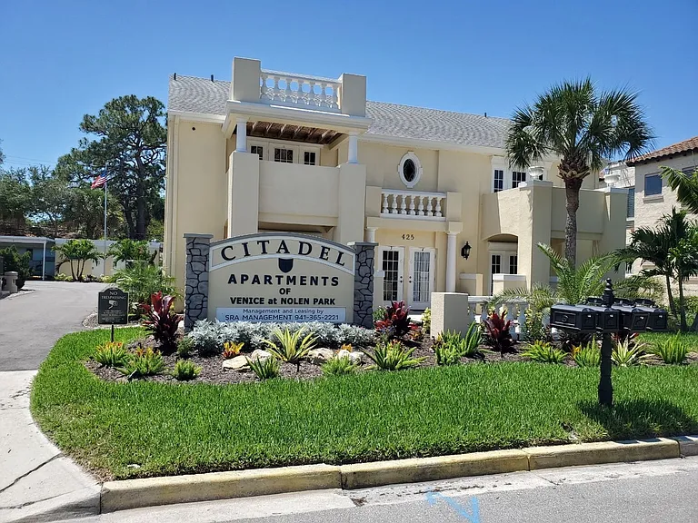 Citadel Apartments of Venice at Nolan Park — Photo 18