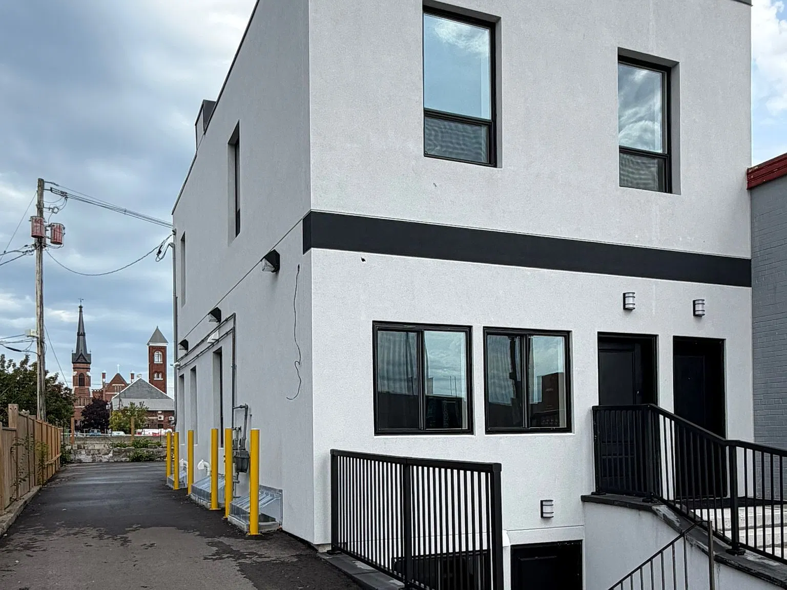 2 bed, $1,749 — Photo 3