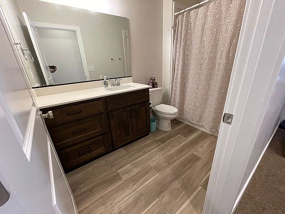 5th image of 836 S Black Alder Dr