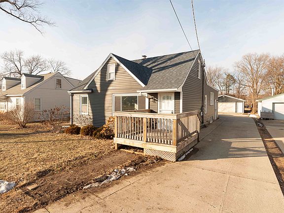 2nd image of 938 E Riverside Blvd