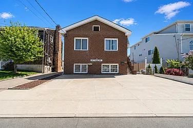 128 Weed Avenue