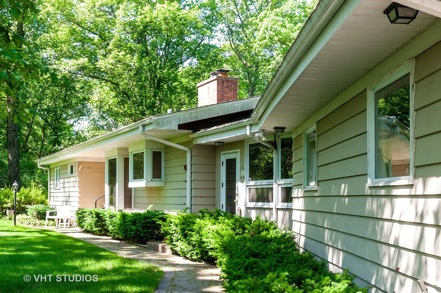 1065 Woodfield Ln photo 1