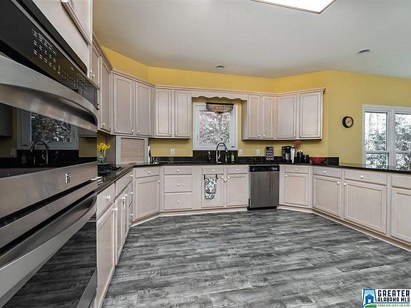 4th image of 132 Emerald Lake Dr