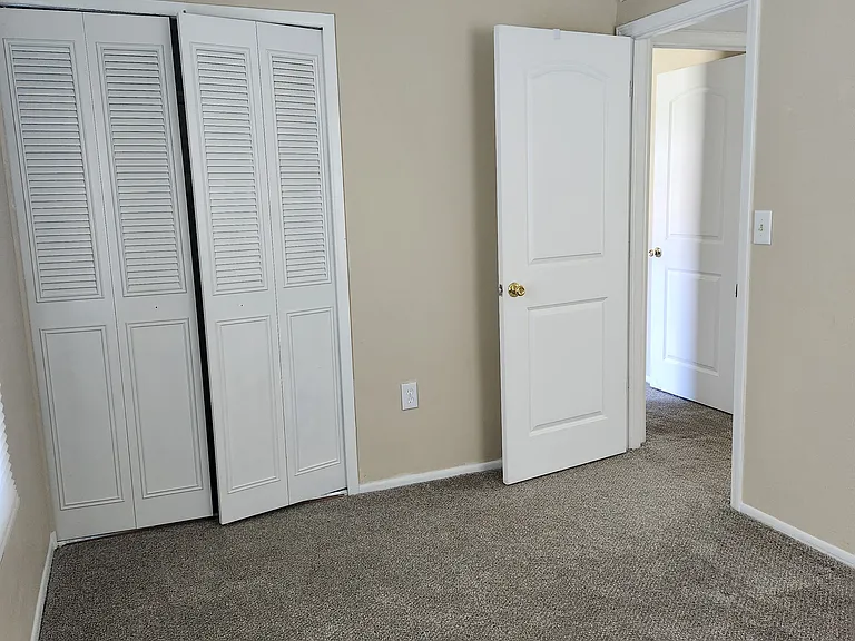 9461 Parkwood N — Photo 3