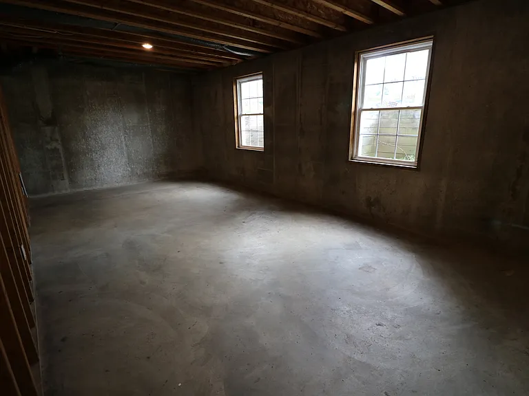 305 S Clifton Ave — Photo 25