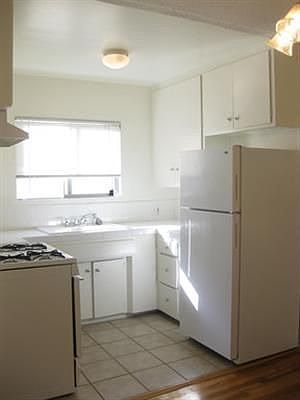 5th image of 1627 S Bundy Dr APT 3