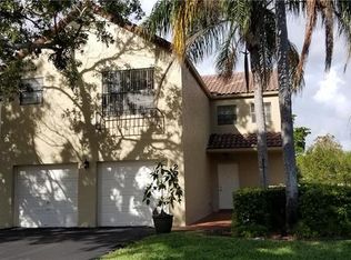 2051 Maplewood Dr, Coral Springs, FL 33071