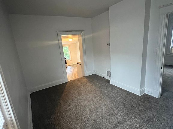 4th image of 17 E 41st St #1