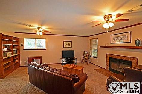 5th image of 1043 Shadow Wood Ln