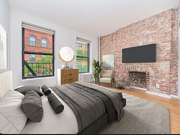 2nd image of 333 W 43rd St APT 4b