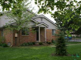 1960 Orchard Crst, Utica, MI 48317