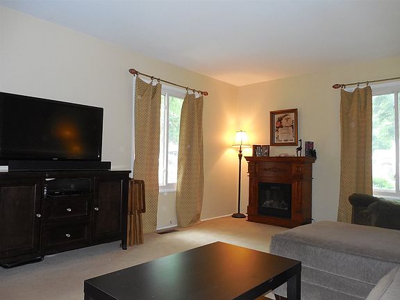 3rd image of 1955 Piedmont Way