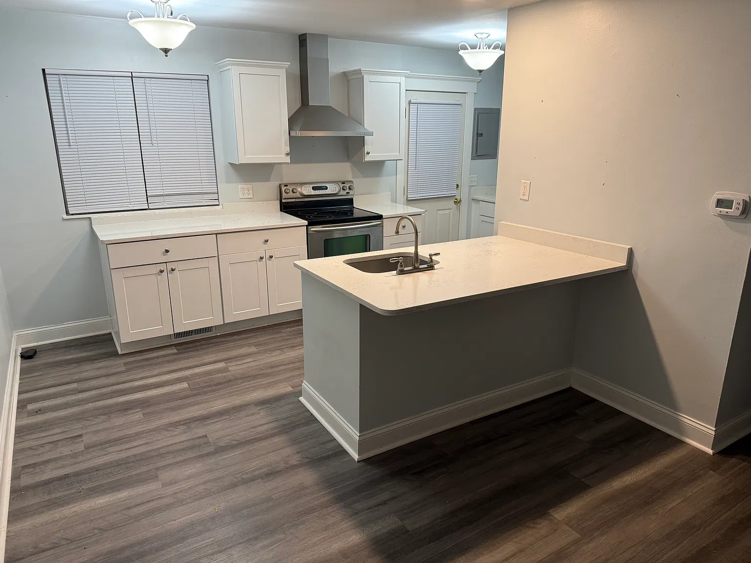 3 bed, 1000 sqft, $1,450 — Photo 3