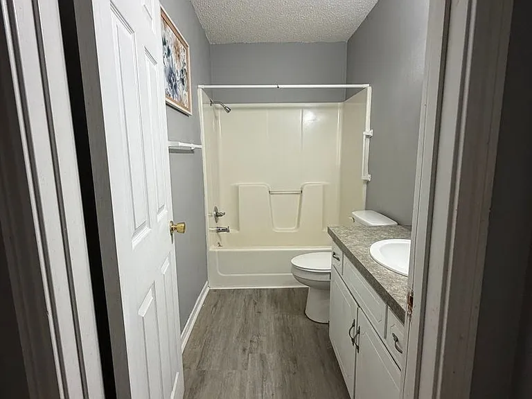 613 N Kinney Ave — Photo 17