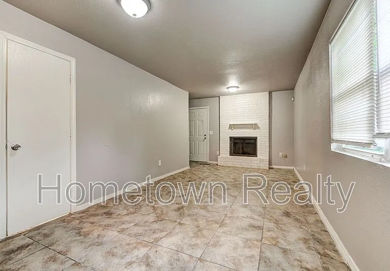 312 NW 118th St — Photo 2