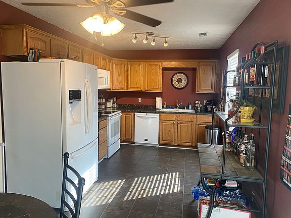5th image of 145 Watkins Glen Way