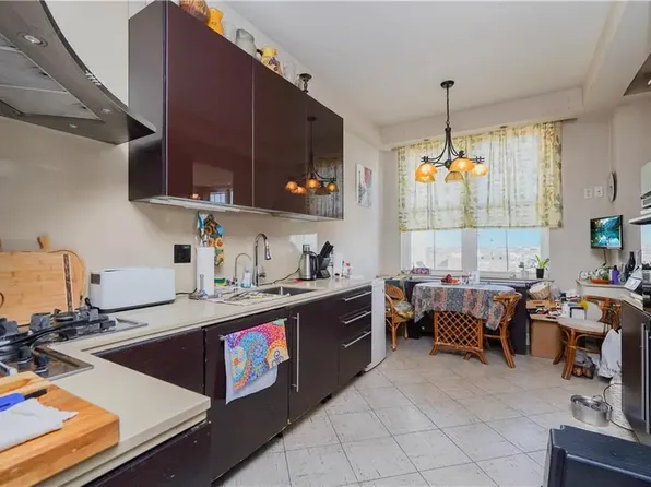 135 Oceana Drive East image 6 of 18