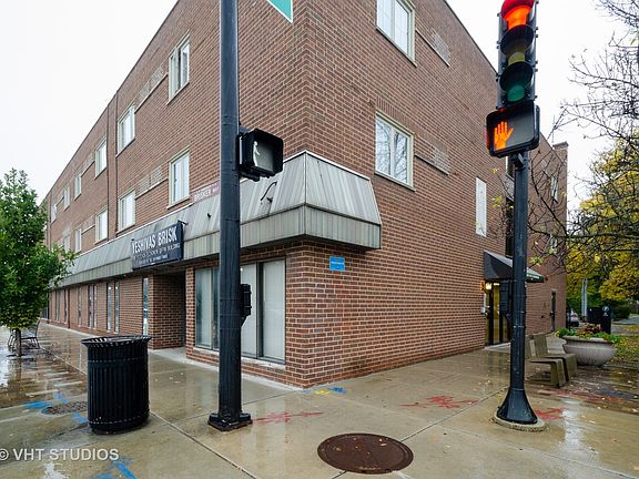 3rd image of 6400 N Sacramento Ave APT 101