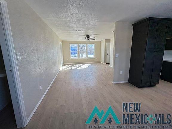 4th image of 722 W 17th St