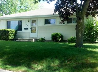 1505 Aldoro Dr, Waukesha, WI