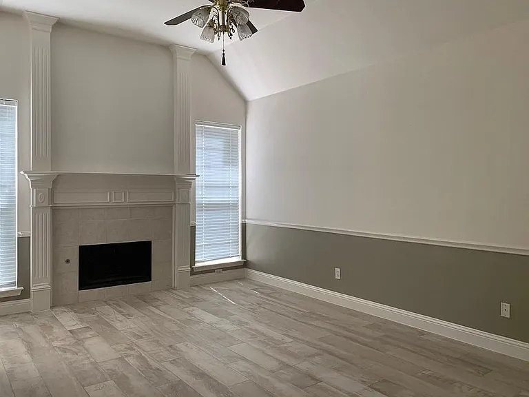 Wyndsor Creek Dr — Photo 8