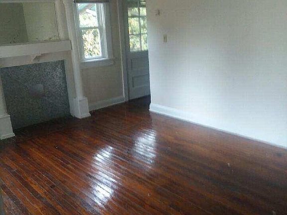 4th image of 719 Crescent Dr #B