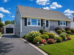 9 Joan Pl, Clifton City, NJ 07012