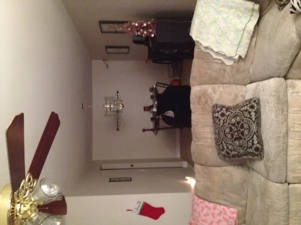 850 S Lorraine Rd APT 1B, Wheaton, IL 60189