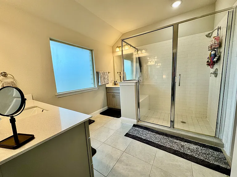 1045 Keswick Dr — Photo 14