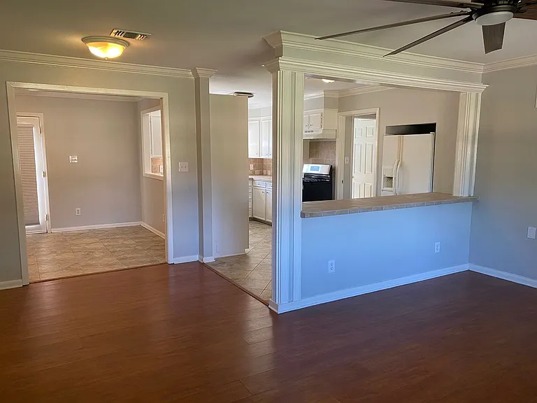 5745 Roma Dr — Photo 4