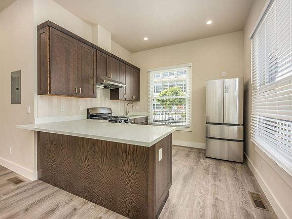 3rd image of 2701 Jackson St #1