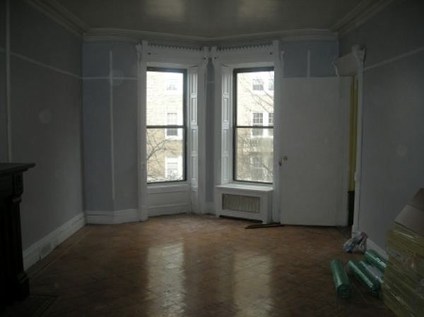 1st image of 214 Lincoln Pl
