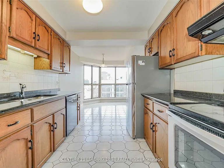 67 Caroline St S #8A — Photo 28