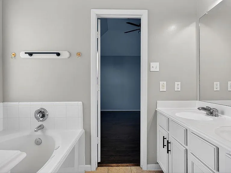 6706 Portlick Dr — Photo 5