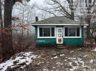 1404 Summer Ln, Valparaiso, IN 46383