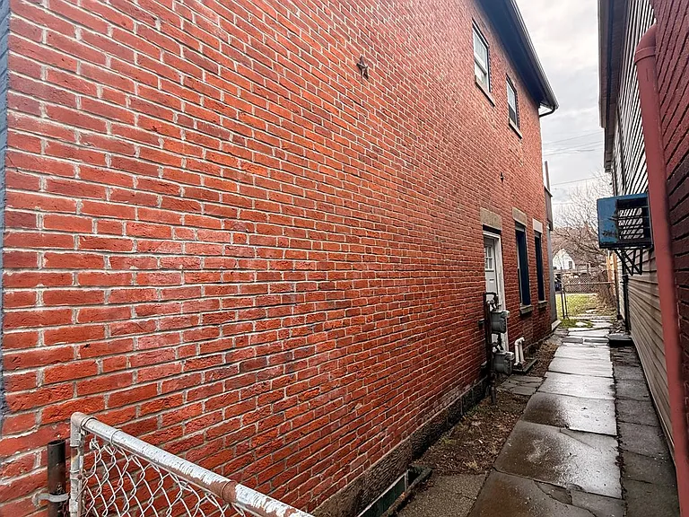 4437 Lorain Ave #DOWN — Photo 23