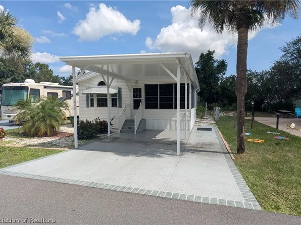 218 Shoreline Dr, Lake Placid, FL 33852