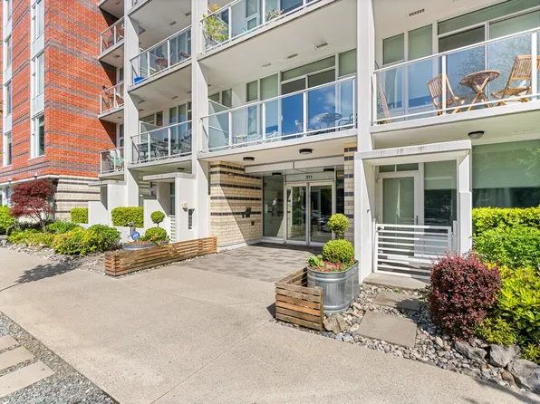 311 E 6th Ave #304, Vancouver, BC V5T 0G9