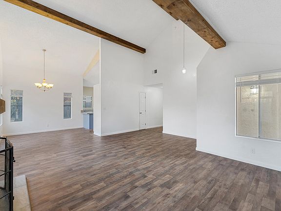 3rd image of 1219 E Ferguson Avenue