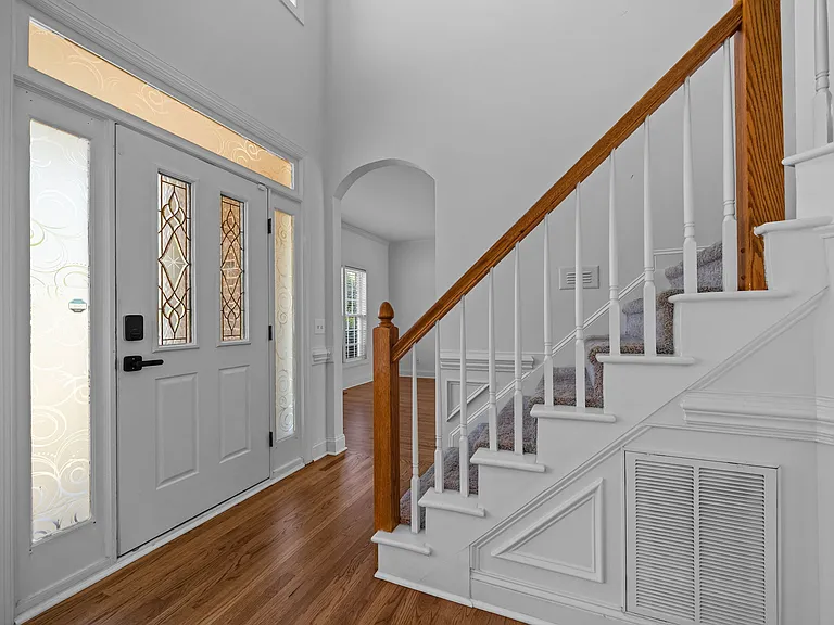 1325 Old Regent Dr — Photo 10