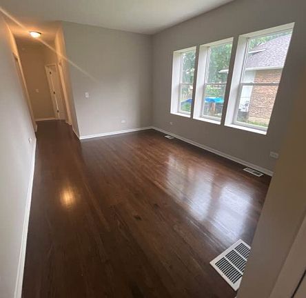 4th image of 7650 S Bishop St #1