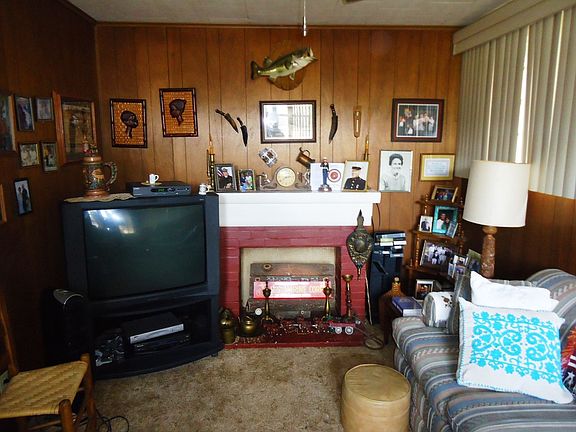 5th image of 1604 Huntington St