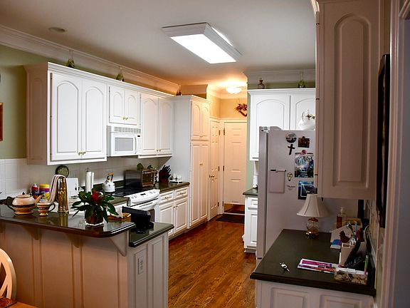 4th image of 460 Coalville Dr