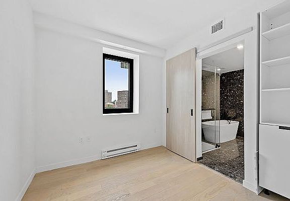 4th image of 181 E 101st St #703