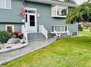 30 McCormick Rd, Newport, RI 02840