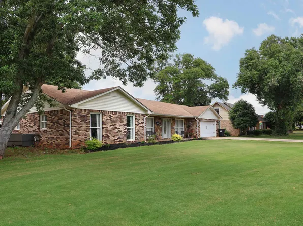 1809 Edwards Ave, Muscle Shoals, AL 35661